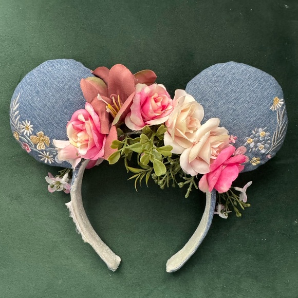 2023 Snow White EPCOT Flower and Garden Minnie Ears - Picture 2 of 2